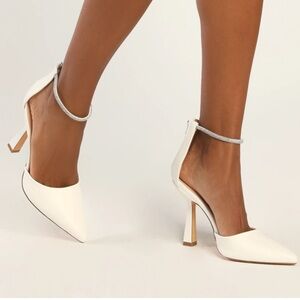 Lulu’s Brand New Size 6.5 (runs large) Dona White Rhinestone Pointed-Toe Pumps